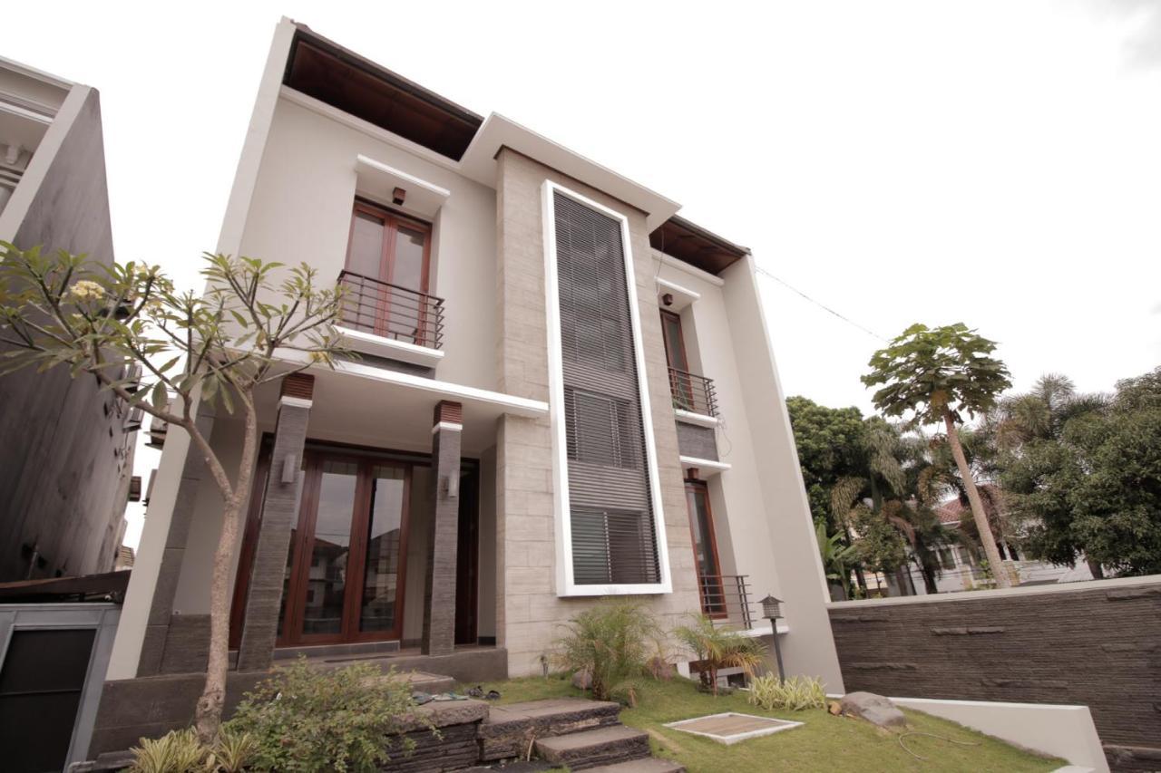 Pasteur Bandung, Husein Sastranegara Airport Bandung
