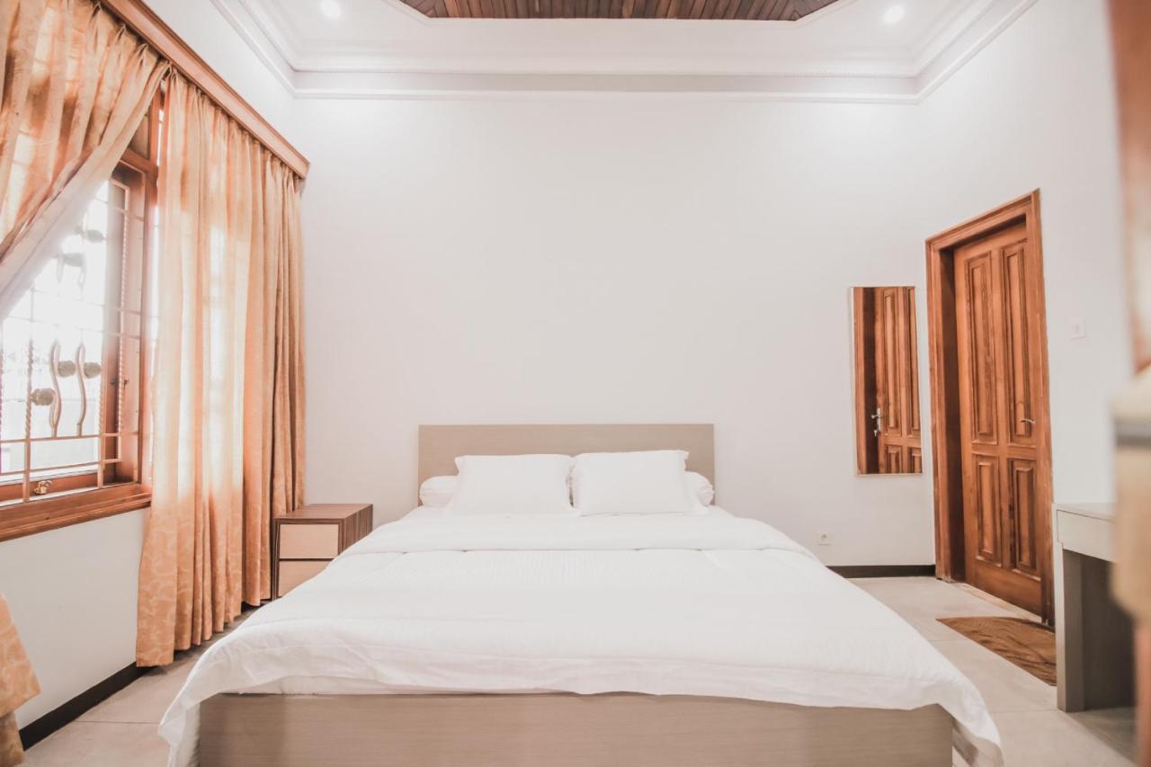 Pasteur Bandung, Husein Sastranegara Airport Wisma tamu Bandung