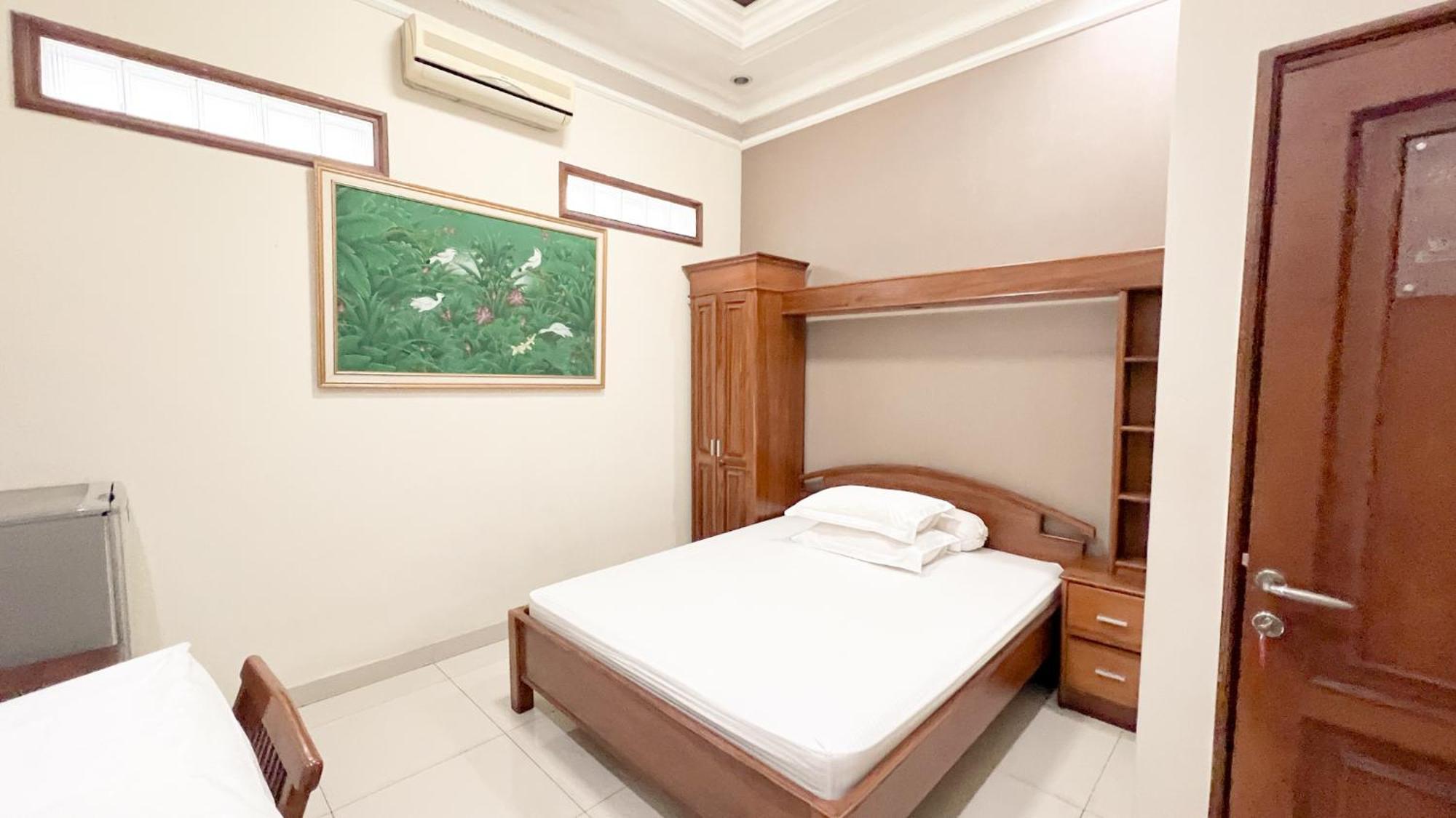 Wisma tamu Pasteur Bandung, Husein Sastranegara Airport *